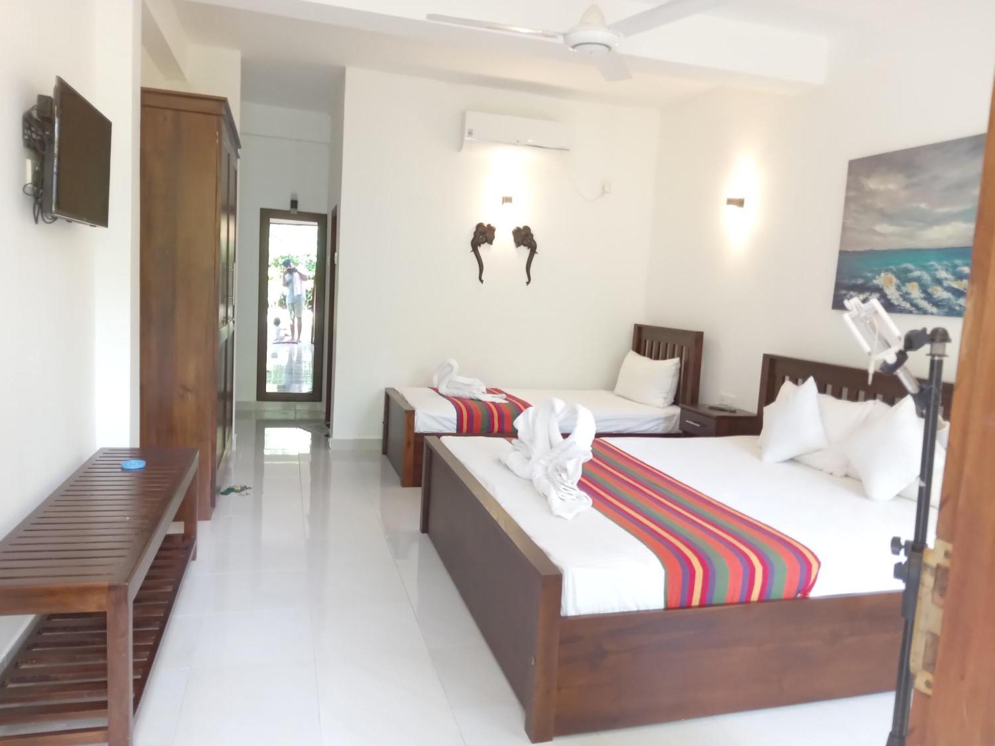 White Rose Safari Home Stay Udawalawe Exterior photo