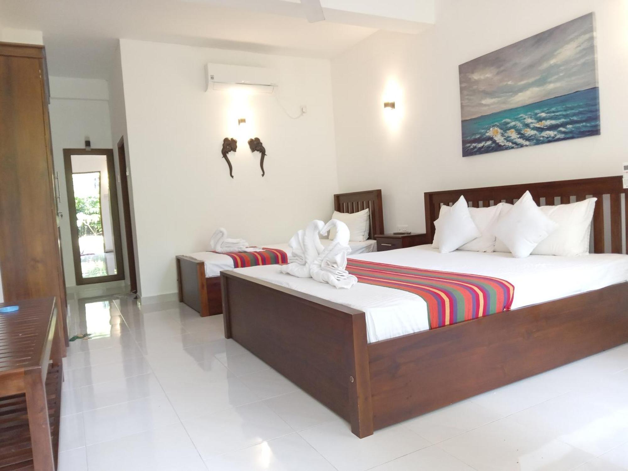 White Rose Safari Home Stay Udawalawe Exterior photo