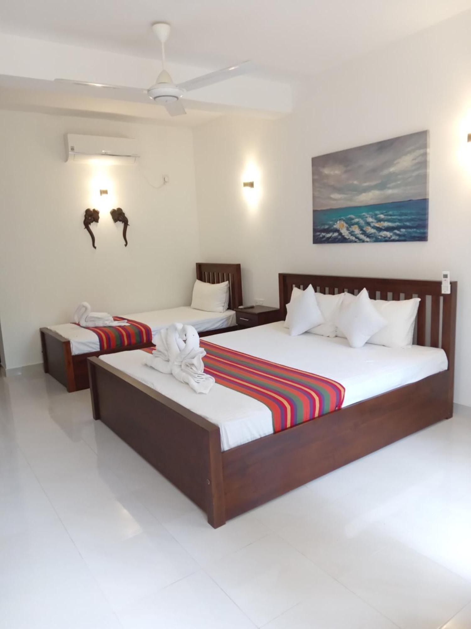 White Rose Safari Home Stay Udawalawe Exterior photo