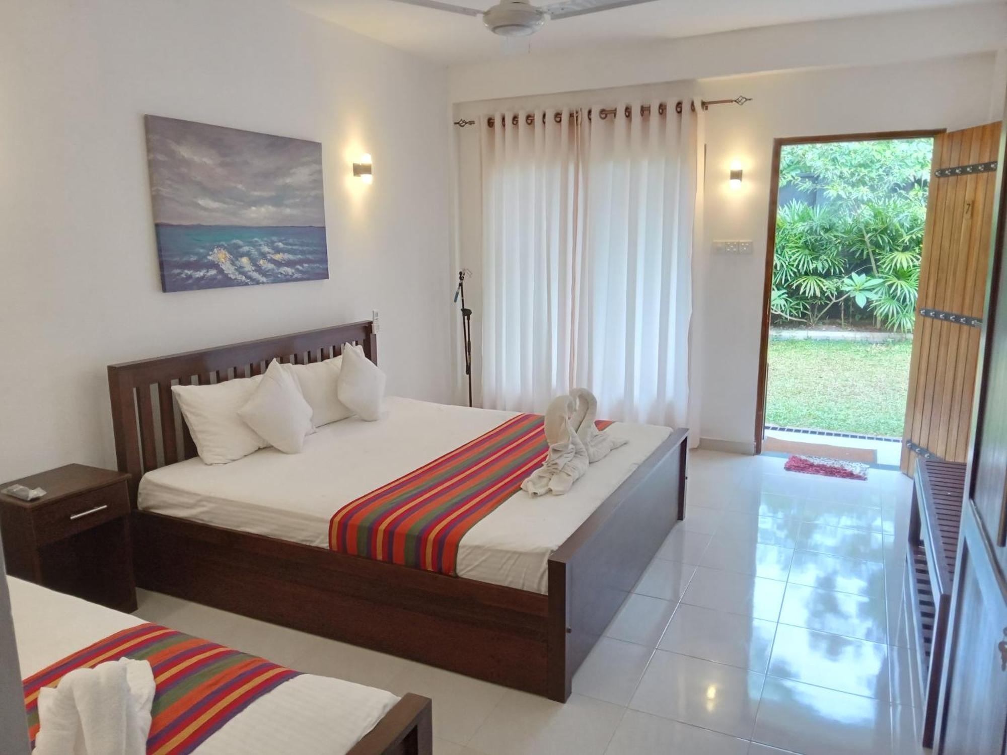 White Rose Safari Home Stay Udawalawe Exterior photo