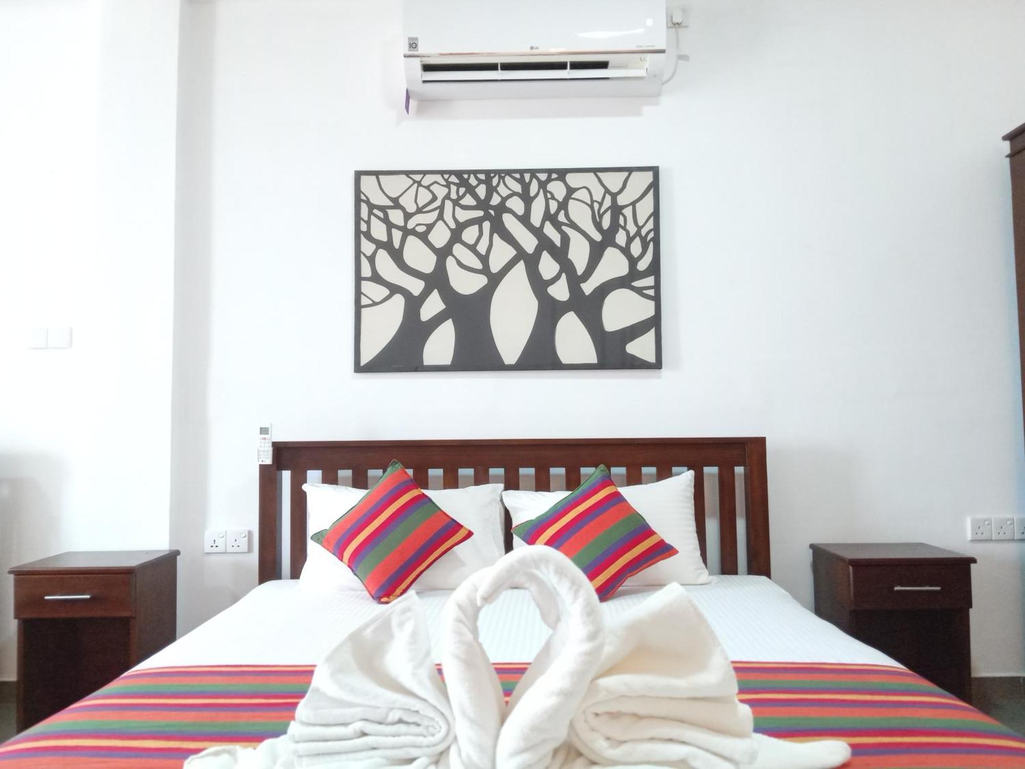 White Rose Safari Home Stay Udawalawe Exterior photo